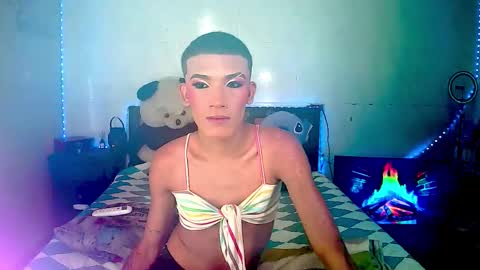 ALEXA  KIM online show from December 15, 1:37 pm