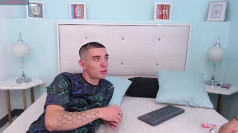 Snapshot of couplecolombia_gh chatting on February 26, 3:42 am lola y juan online show from February 26, 3:42 am