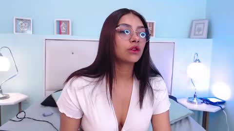 Snapshot of couplecolombia_gh chatting on March 12, 3:46 am lola y juan online show from March 12, 3:46 am