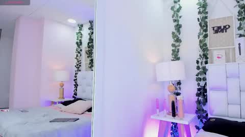 Snapshot of couplecolombia_gh chatting on November 19, 4:12 am lola y juan online show from November 19, 4:12 am