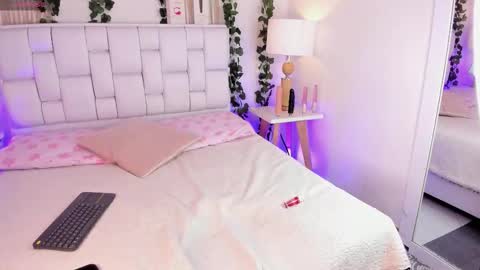 Snapshot of couplecolombia_gh chatting on December 14, 3:45 am lola y juan online show from December 14, 3:45 am