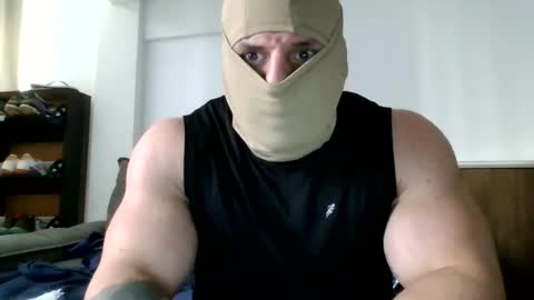 couplemuscle40 online show from September 10, 12:16 pm