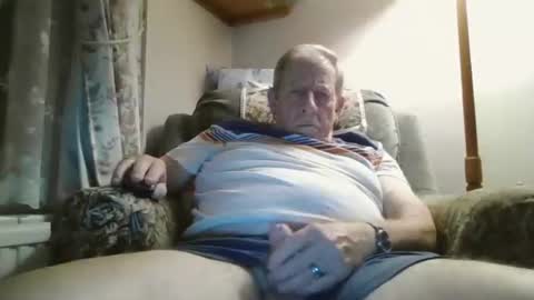 courieral1 online show from September 17, 8:43 pm