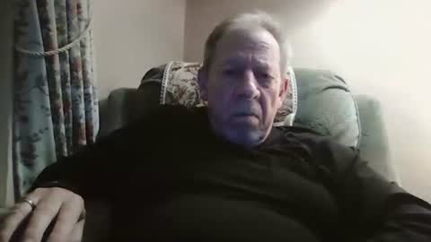 courieral1 online show from November 24, 6:18 pm