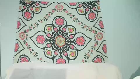 courtscutekitty online show from February 2, 9:51 am