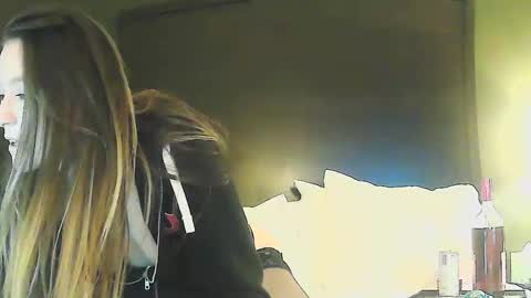 courtscutekitty online show from February 8, 6:12 am