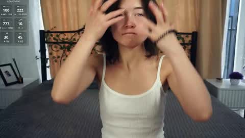 Yui online show from September 18, 7:43 am