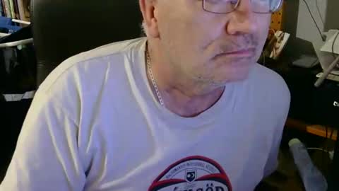 Snapshot of coyote017 chatting on January 17, 3:39 pm coyote017 online show from January 17, 3:39 pm