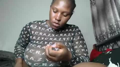 Snapshot of cozy_dion chatting on April 15, 5:31 pm Erykah online show from April 15, 5:31 pm