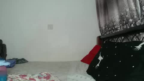 Snapshot of cozy_dion chatting on April 16, 6:52 pm Erykah online show from April 16, 6:52 pm