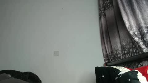 Snapshot of cozy_dion chatting on April 21, 8:23 pm Erykah online show from April 21, 8:23 pm