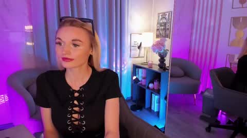 Sue online show from May 12, 1:41 pm