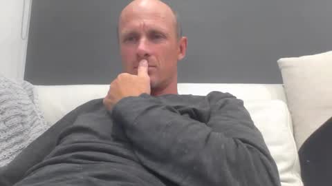 Snapshot of cptduckpants chatting on March 28, 12:49 pm cptduckpants online show from March 28, 12:49 pm