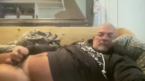 crapaud75018 online show from October 13, 7:30 am