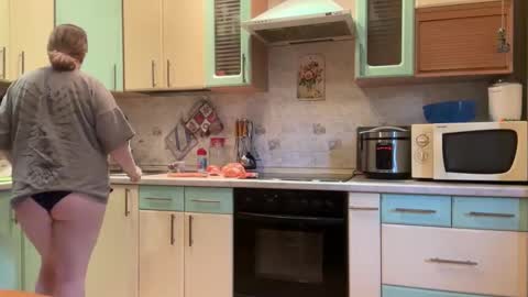 Elise online show from September 22, 7:32 am