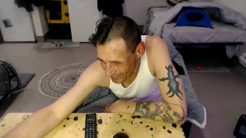 Snapshot of cravedave_d chatting on May 26, 8:32 am cravedave d online show from May 26, 8:32 am