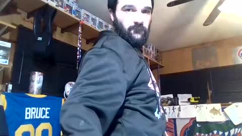 Snapshot of craveitoften chatting on January 11, 6:35 am craveitoften online show from January 11, 6:35 am