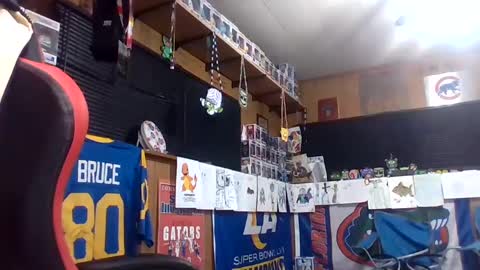 Snapshot of craveitoften chatting on February 14, 1:02 am craveitoften online show from February 14, 1:02 am