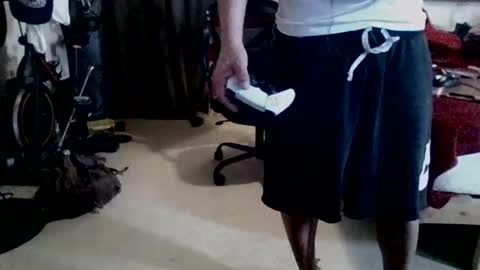 Snapshot of crazy4feetmanic chatting on April 19, 1:05 am drbucknaked online show from April 19, 1:05 am