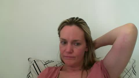 Snapshot of crazyanny chatting on January 2, 5:50 pm Anny online show from January 2, 5:50 pm