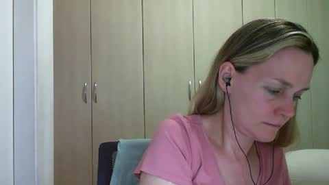 Snapshot of crazyanny chatting on January 2, 8:57 pm Anny online show from January 2, 8:57 pm