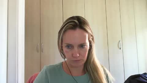 Snapshot of crazyanny chatting on January 3, 11:57 am Anny online show from January 3, 11:57 am