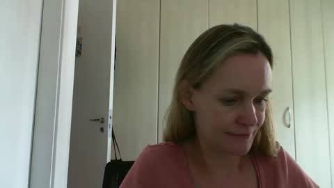 Snapshot of crazyanny chatting on January 4, 1:31 pm Anny online show from January 4, 1:31 pm