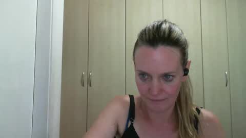 Snapshot of crazyanny chatting on January 13, 12:51 am Anny online show from January 13, 12:51 am