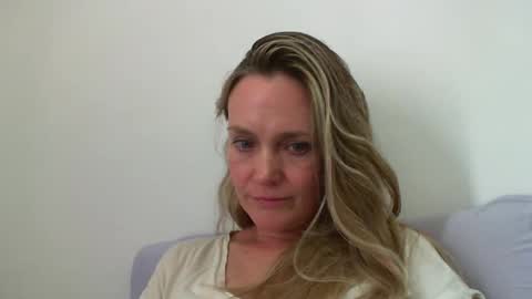 Snapshot of crazyanny chatting on January 17, 3:11 pm Anny online show from January 17, 3:11 pm