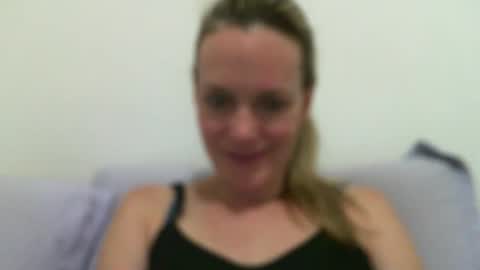 Snapshot of crazyanny chatting on January 19, 1:32 am Anny online show from January 19, 1:32 am