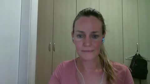 Snapshot of crazyanny chatting on January 22, 9:10 pm Anny online show from January 22, 9:10 pm