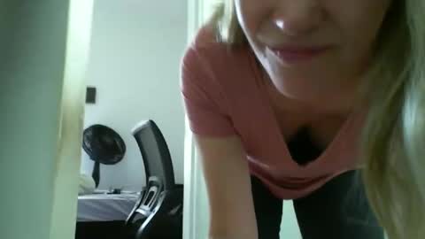 Snapshot of crazyanny chatting on January 23, 2:07 pm Anny online show from January 23, 2:07 pm