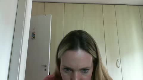 Snapshot of crazyanny chatting on February 10, 2:26 pm Anny online show from February 10, 2:26 pm