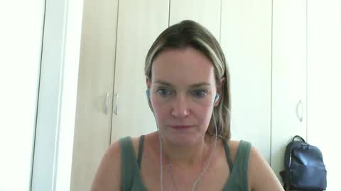 Snapshot of crazyanny chatting on February 25, 3:05 pm Anny online show from February 25, 3:05 pm