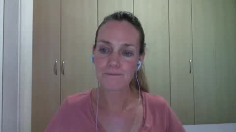 Snapshot of crazyanny chatting on February 26, 10:09 pm Anny online show from February 26, 10:09 pm