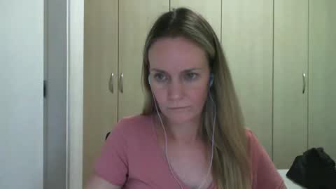 Snapshot of crazyanny chatting on March 4, 9:54 pm Anny online show from March 4, 9:54 pm