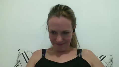 Snapshot of crazyanny chatting on March 8, 12:44 am Anny online show from March 8, 12:44 am