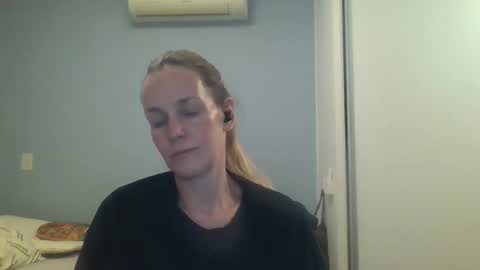 Snapshot of crazyanny chatting on September 15, 10:54 pm Anny online show from September 15, 10:54 pm