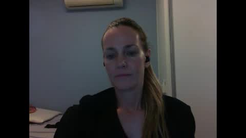 Snapshot of crazyanny chatting on October 2, 10:50 pm Anny online show from October 2, 10:50 pm