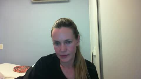 Snapshot of crazyanny chatting on October 13, 12:21 am Anny online show from October 13, 12:21 am