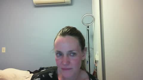 Snapshot of crazyanny chatting on October 27, 12:15 am Anny online show from October 27, 12:15 am