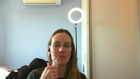 Snapshot of crazyanny chatting on November 11, 4:07 pm Anny online show from November 11, 4:07 pm