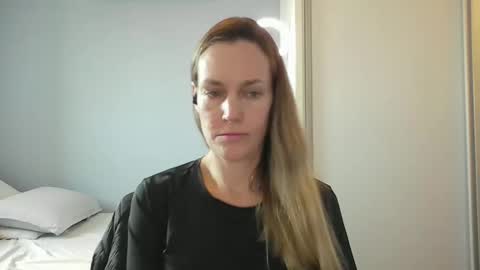 Snapshot of crazyanny chatting on November 19, 10:48 am Anny online show from November 19, 10:48 am