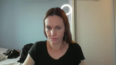 Snapshot of crazyanny chatting on December 2, 10:42 am Anny online show from December 2, 10:42 am