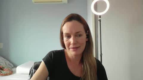 Snapshot of crazyanny chatting on December 3, 4:49 pm Anny online show from December 3, 4:49 pm