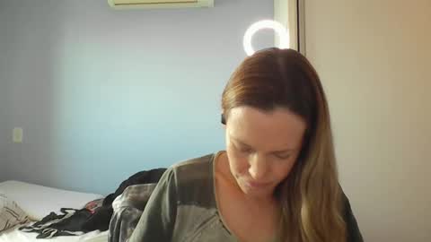 Snapshot of crazyanny chatting on December 4, 10:46 am Anny online show from December 4, 10:46 am