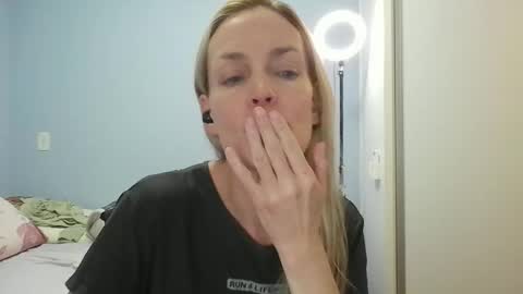 Anny online show from April 23, 12:29 pm