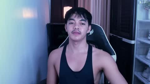 Snapshot of crazyasiancum chatting on December 13, 2:38 pm Zion online show from December 13, 2:38 pm