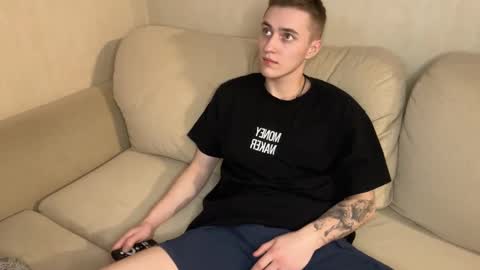 Snapshot of crazybottom99 chatting on December 11, 5:15 pm Alex online show from December 11, 5:15 pm