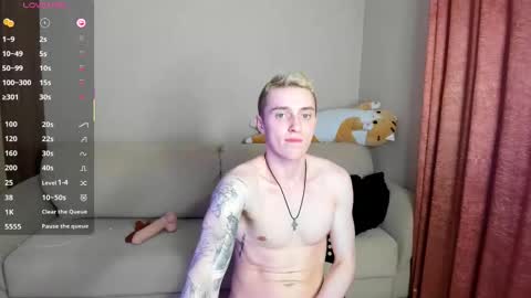 Snapshot of crazybottom99 chatting on March 12, 6:44 pm Alex online show from March 12, 6:44 pm